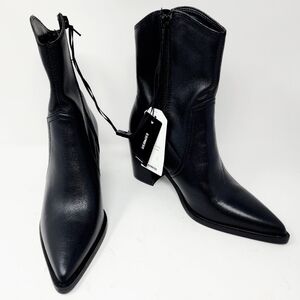 Express‎ Booties black Leather Pointed Toe women's 6